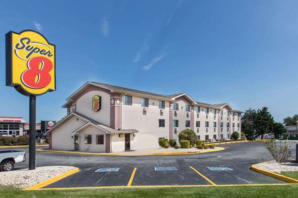 Super 8 by Wyndham Aberdeen MD in Aberdeen, Maryland, United States