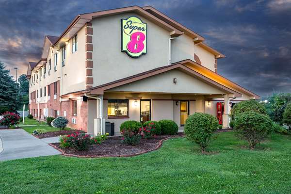 Super 8 by Wyndham Abingdon VA in Abingdon, Virginia, United States