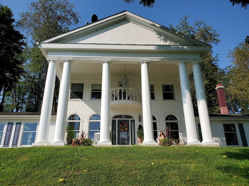 A Georgian Manner in Logan, Ohio, United States