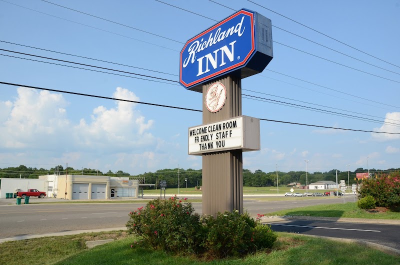 A Richland Inn Hotel in Lewisburg, Tennessee, United States