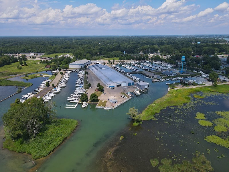 Algonac Harbour Club Condos and Marina in Algonac, Michigan, United States