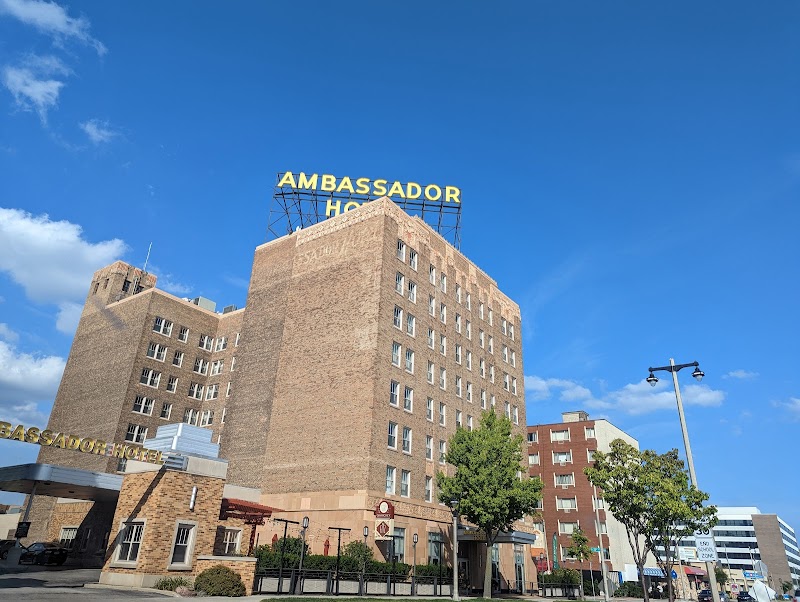 Ambassador Hotel Milwaukee in Milwaukee, Wisconsin, United States