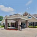 AmericInn by Wyndham Monmouth