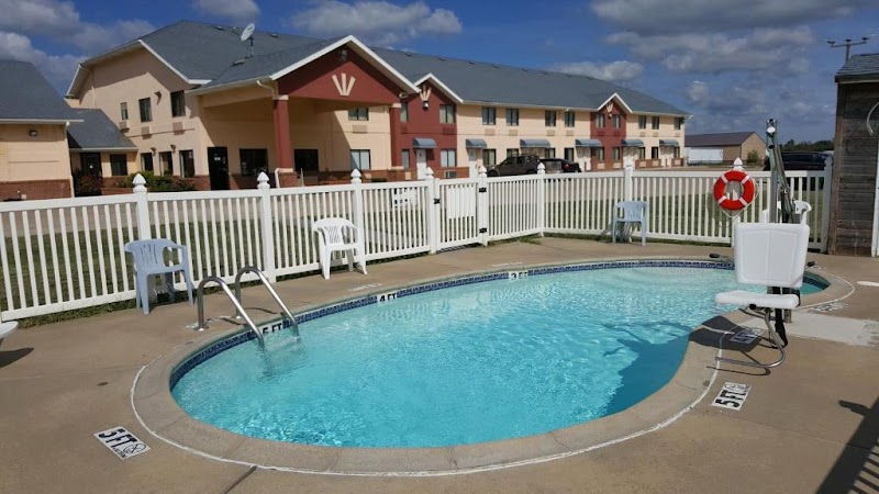 Americas Best Value Inn & Suites Nevada in Nevada, Missouri, United States