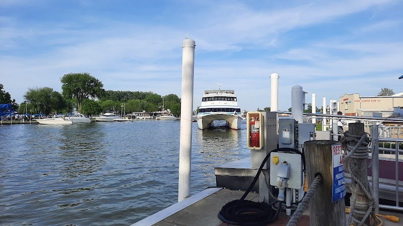 Arlington Inn in Port Clinton, Ohio, United States