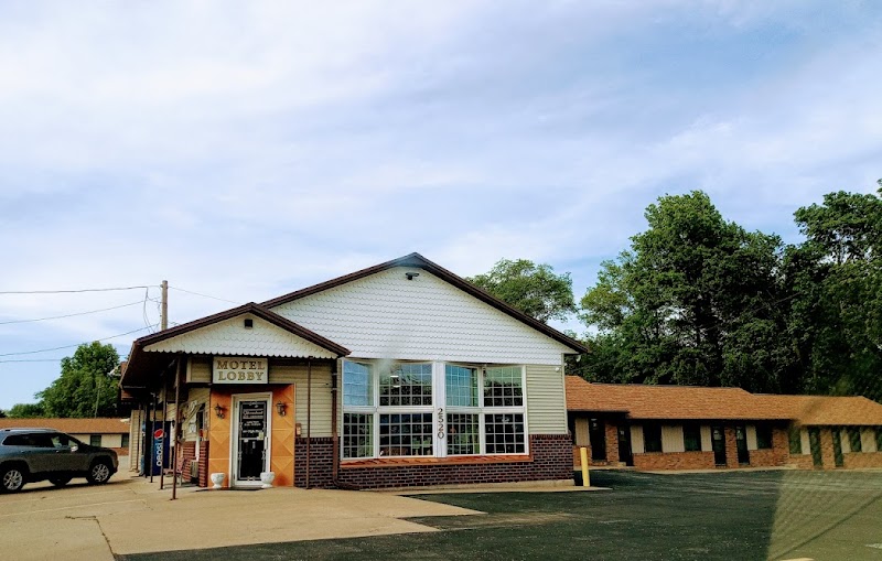 Arrowhead Motel in Burlington, Iowa, United States
