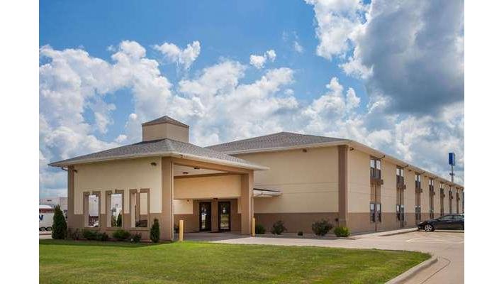 Baymont by Wyndham Morton in Morton, Illinois, United States