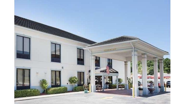 Baymont by Wyndham Savannah/Garden City in Garden City, Georgia, United States