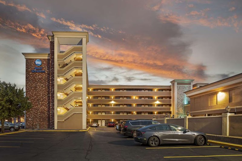 Best Western Mill River Manor in Rockville Centre, New York, United States