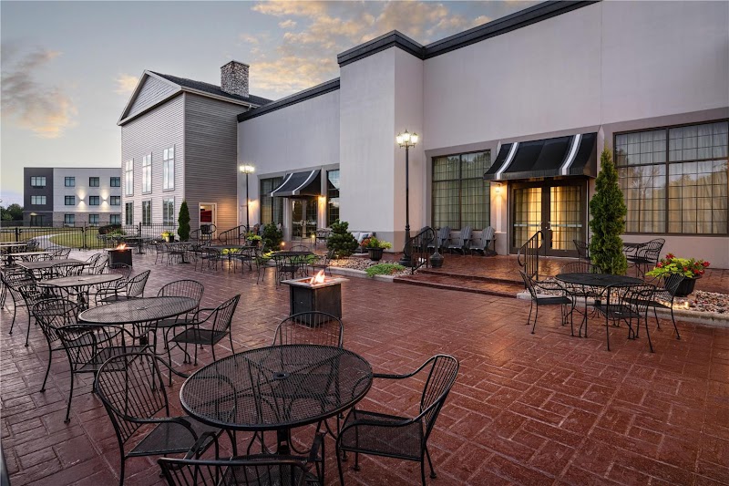 Best Western Premier Bridgewood Resort Hotel in Neenah, Wisconsin, United States