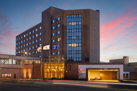 Best Western Premier Waterfront Hotel & Convention Center in Oshkosh, Wisconsin, United States