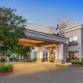 Best Western Valencia/Six Flags Inn & Suites