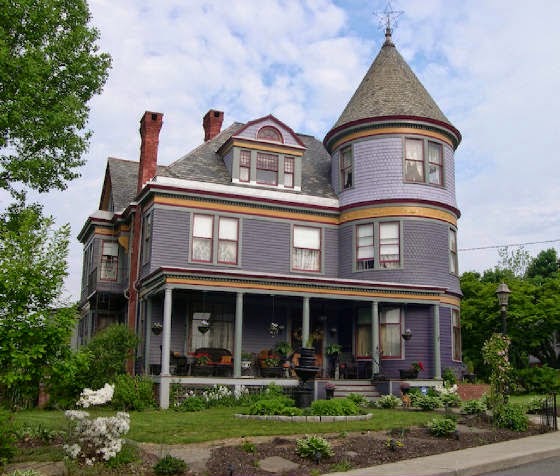 Botsford Briar in Beacon, New York, United States