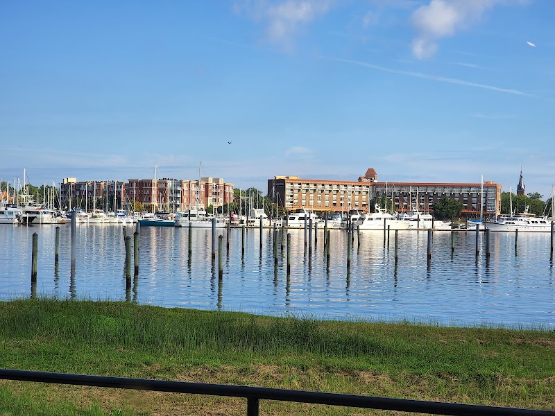 BridgePointe Hotel & Marina in New Bern, North Carolina, United States
