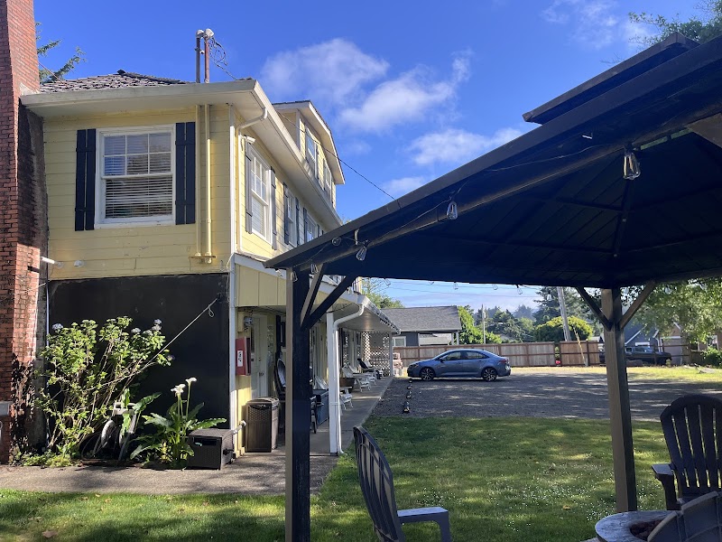 Captain Cook Inn in Lincoln City, Oregon, United States