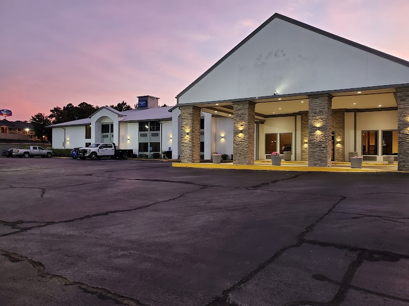 Clarion Pointe Marshall in Marshall, Texas, United States