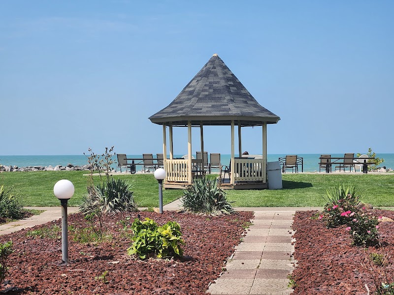 Clinton Inn & Suites in Port Clinton, Ohio, United States