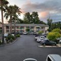 Cloverdale Wine Country Inn & Suites