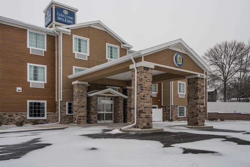 Cobblestone Hotel & Suites - Hutchinson in Hutchinson, Minnesota, United States