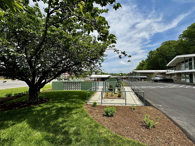 Colony House Motor Lodge in Roanoke, Virginia, United States