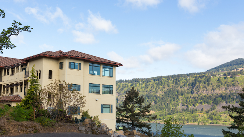 Columbia Cliff Villas Hotel in Hood River, Oregon, United States