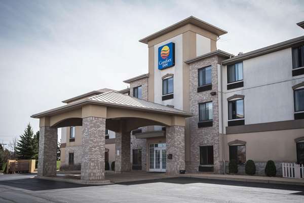 Comfort Inn Crystal Lake - Algonquin in Crystal Lake, Illinois, United States