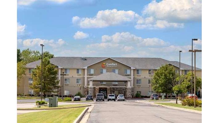 Comfort Inn & Suites in Pittsburg, Kansas, United States