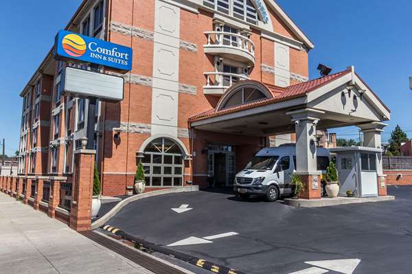 Comfort Inn & Suites LaGuardia Airport in Queens, New York, United States