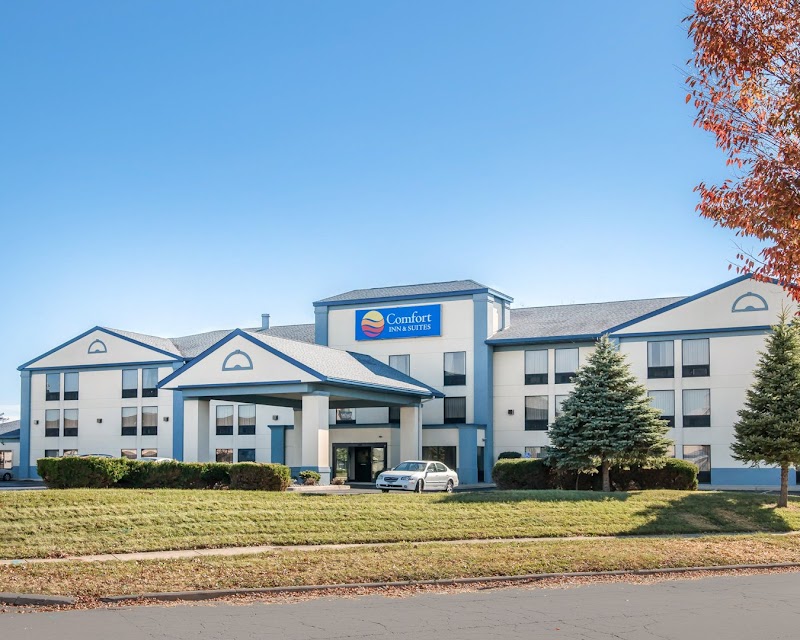 Comfort Inn & Suites Maumee - Toledo (I80-90) in Maumee, Ohio, United States