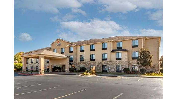 Comfort Inn & Suites Russellville I-40 in Dardanelle, Arkansas, United States