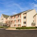 Country Inn & Suites by Radisson, Clinton, IA