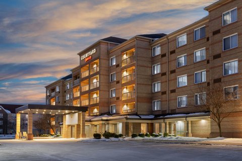 Courtyard by Marriott Cleveland Airport South in Middleburg Heights, Ohio, United States
