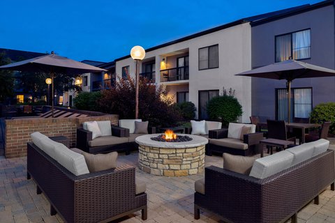 Courtyard by Marriott Pittsburgh Airport in Coraopolis, Pennsylvania, United States