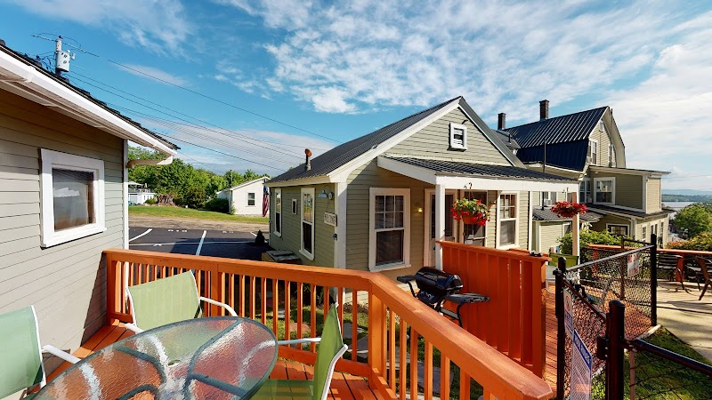 Cozy Inn and Cottages in Laconia, New Hampshire, United States