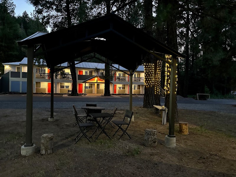 Crater Lake Gateway - Highway 97 in Klamath Falls, Oregon, United States