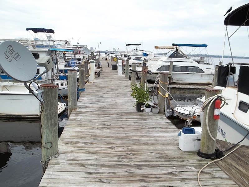 Crystal Cove Hotel in Palatka, Florida, United States