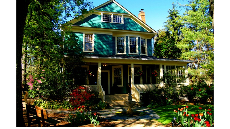 Cumberland Falls Bed & Breakfast Inn in Asheville, North Carolina, United States