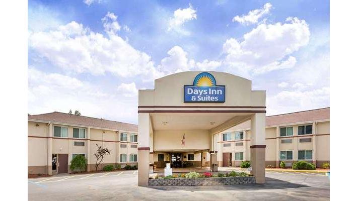 Days Inn & Suites by Wyndham Bridgeport-Clarksburg in Clarksburg, West Virginia, United States