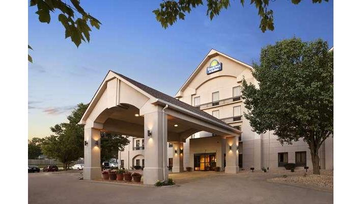 Days Inn & Suites by Wyndham Cedar Rapids in Cedar Rapids, Iowa, United States