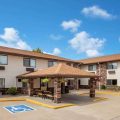 Days Inn & Suites by Wyndham Davenport East