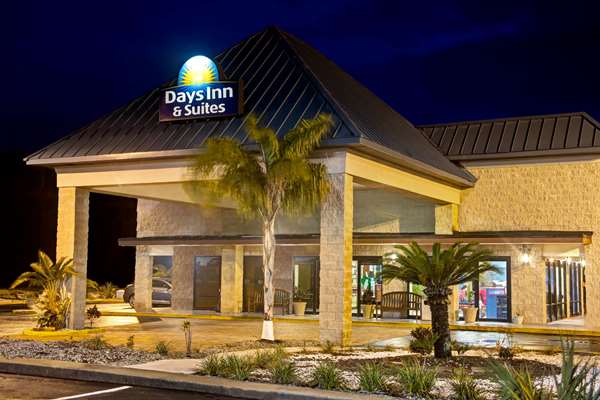 Days Inn & Suites by Wyndham Davenport in Davenport, Florida, United States