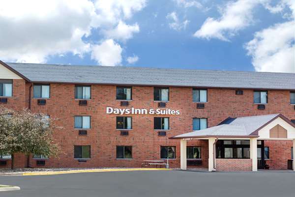 Days Inn & Suites by Wyndham Des Moines Airport in Des Moines, Iowa, United States