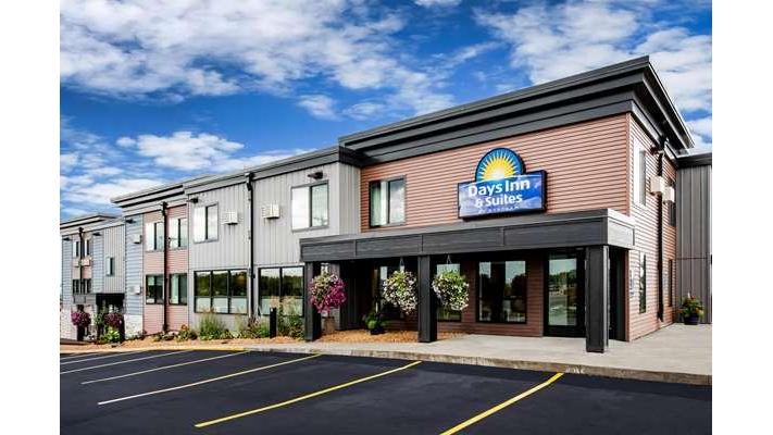 Days Inn & Suites by Wyndham Duluth by the Mall in Duluth, Minnesota, United States