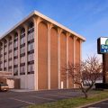 Days Inn & Suites by Wyndham Elyria