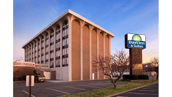 Days Inn & Suites by Wyndham Elyria in Elyria, Ohio, United States