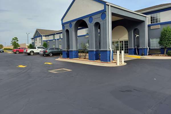 Days Inn & Suites by Wyndham Huntsville in Huntsville, Alabama, United States