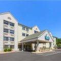Days Inn & Suites by Wyndham Kansas City South