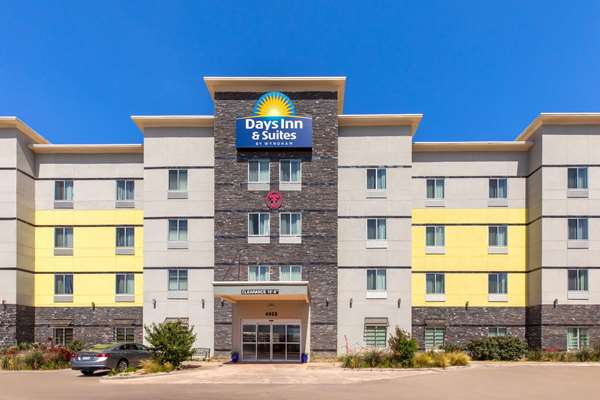 Days Inn & Suites by Wyndham Lubbock Medical Center in Lubbock, Texas, United States
