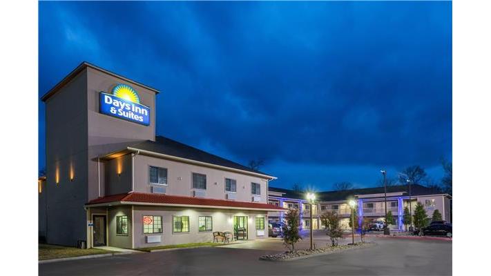 Days Inn & Suites by Wyndham Madisonville in Madisonville, Texas, United States