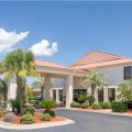 Days Inn & Suites by Wyndham Navarre Conference Center